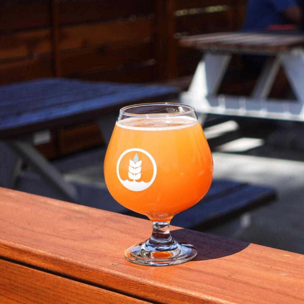 Pour of Heirloom Pomme